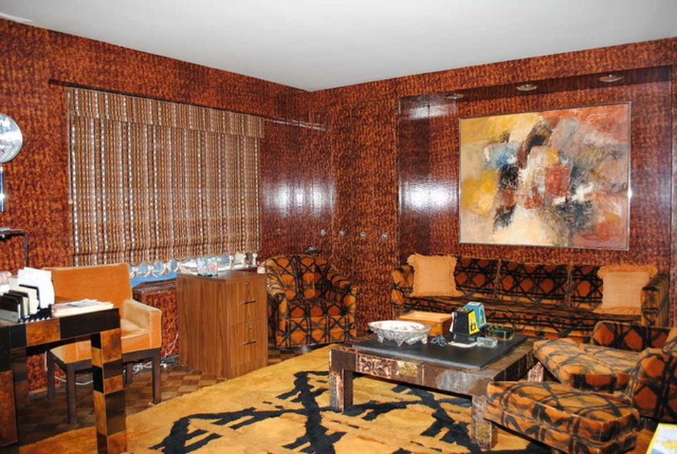 This Chic Penthouse That’s Frozen In The 1970s Is Surprisingly Cheap