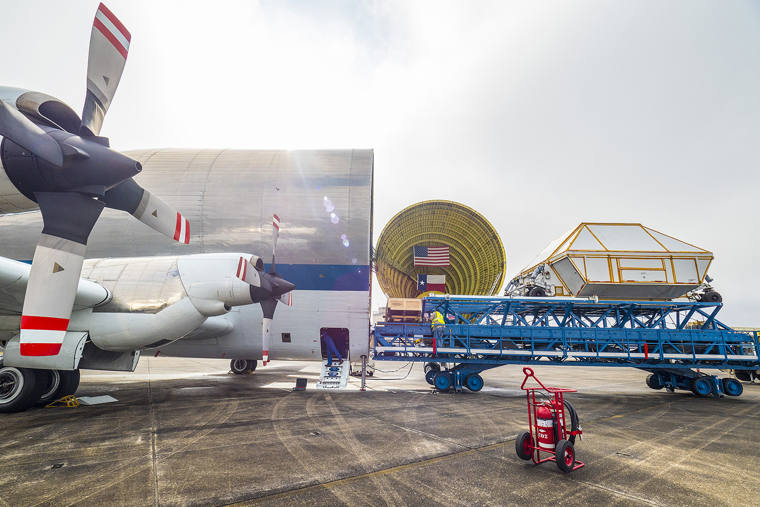 This Is How NASA Transports Spacecraft In An Aircraft