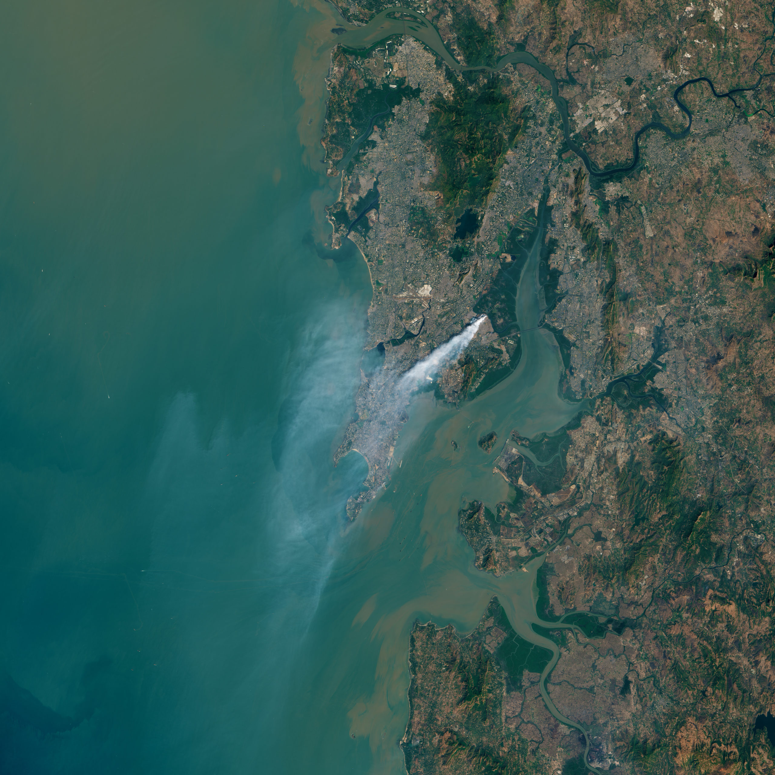 Mumbai’s Garbage Fire Is So Huge You Can See It From Space