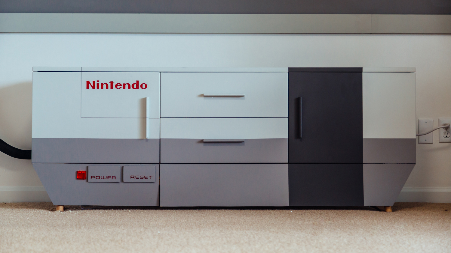 A Giant NES Home Theatre Is Exactly How Duck Hunt Was Meant To Be Played
