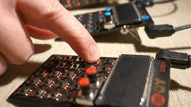 Recreating Commodore 64 Tunes On These Tiny Synths Requires Blazing Fast Fingers