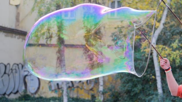 Physics Holds The Secret To Blowing The Perfect Bubble 