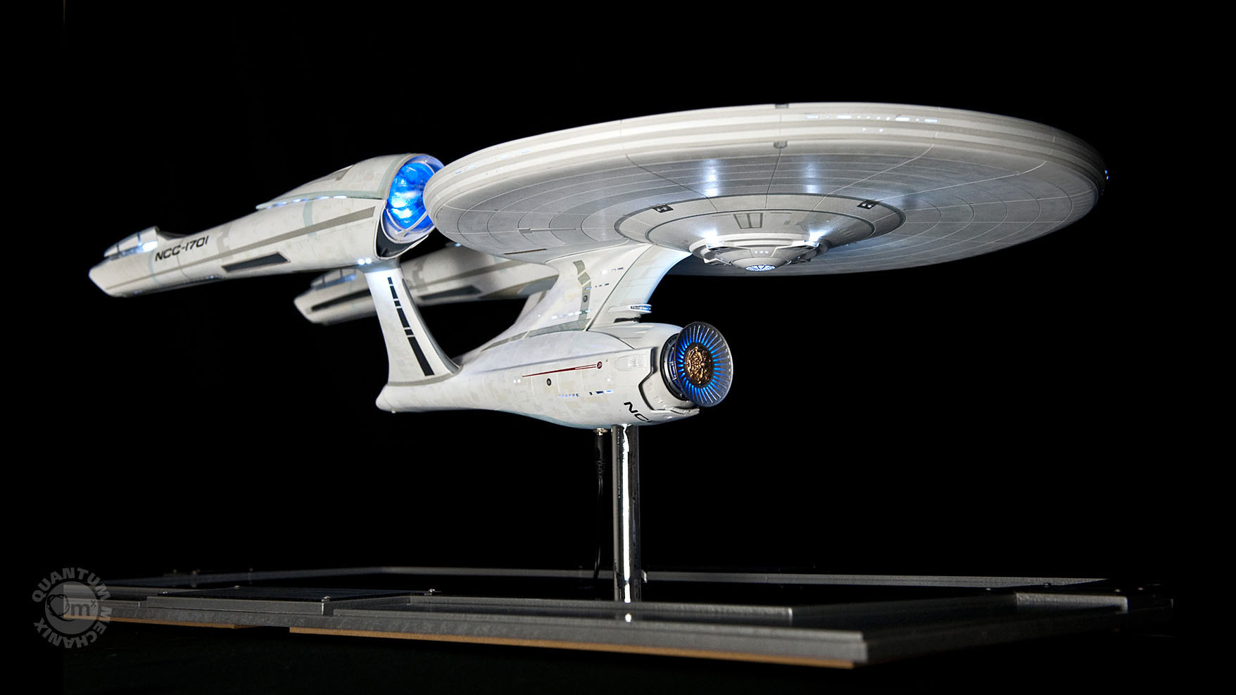 Try Not To Drool Over This Exquisite $9700 Replica Of The USS Enterprise