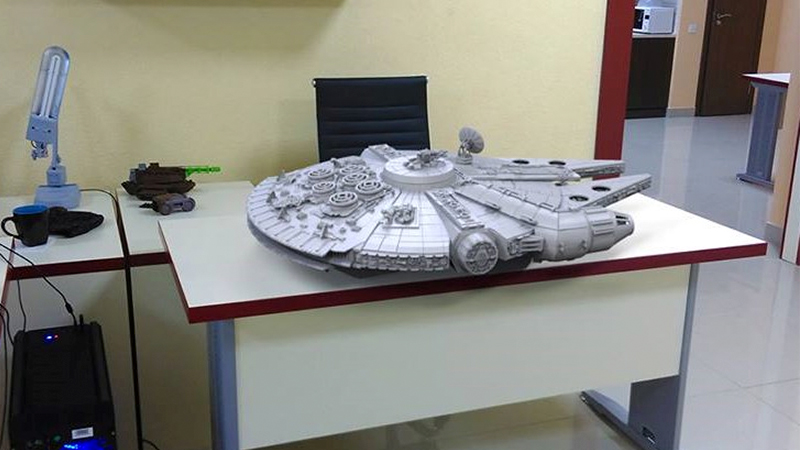 It Takes 3 Months Just To 3D Print All The Parts For This Detailed Millennium Falcon Model