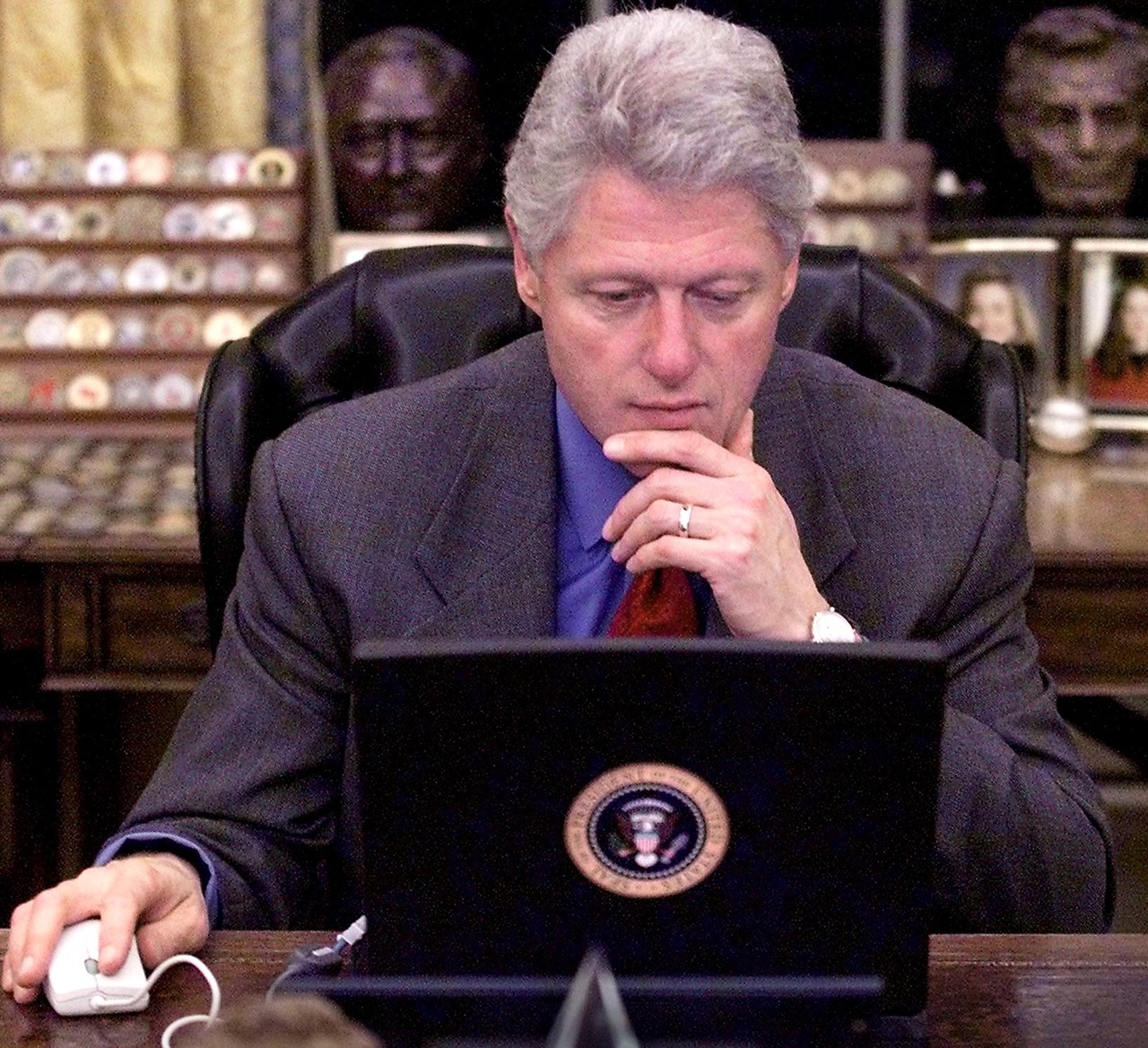 Bill Clinton’s 1999 Internet Town Hall Was The First US Presidential AMA