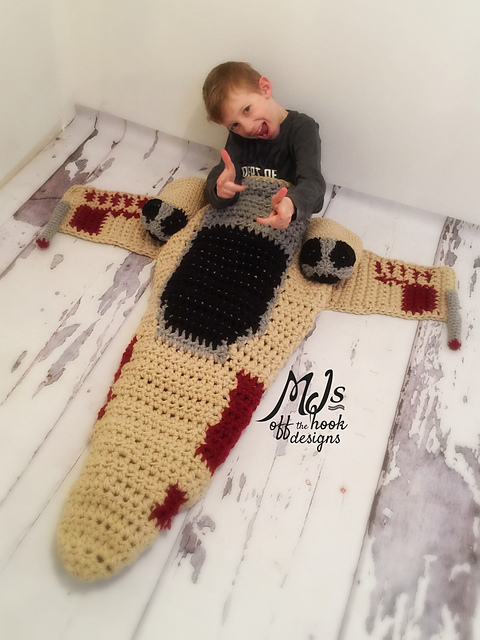 Crochet Yourself This X-Wing Blanket If You Love Star Wars And Are Constantly Cold