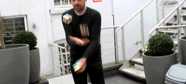 This Guy Can Solve Three Different Rubik’s Cubes While Juggling Them At The Same Time