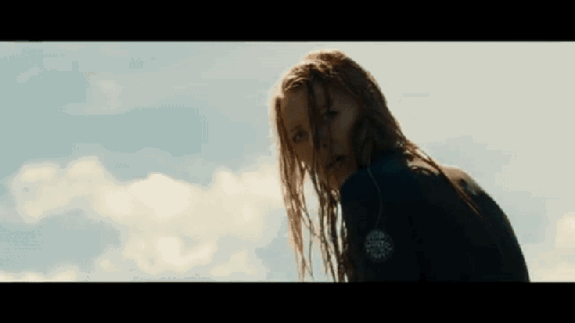 A Great White Shark Menaces A Terrified Blake Lively In The Shallows Trailer