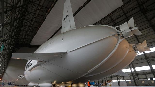 Our First Look At Airlander 10, The Largest Aircraft In The World