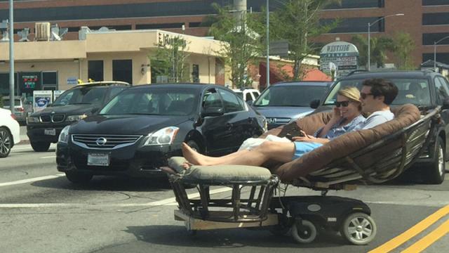 Papasan Convertible Is LA’s New Laid-Back Approach To Fighting Traffic
