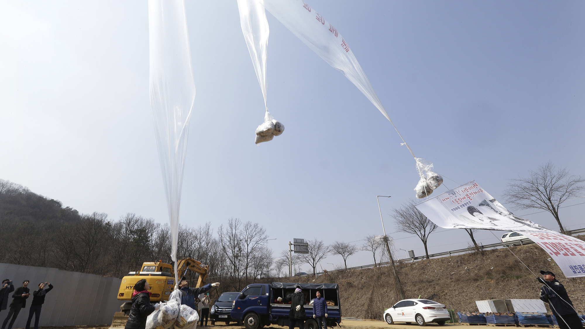 Campaigners Float Thousands Of Anti-Jong-Un Flyers Into North Korea