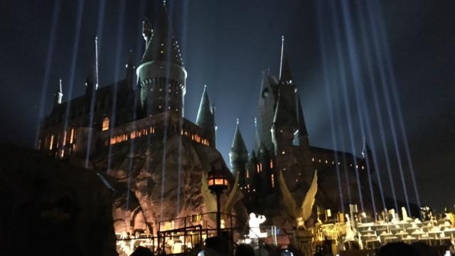 Watch John Williams Conduct A Harry Potter Music Medley In Front Of The New Hogwarts