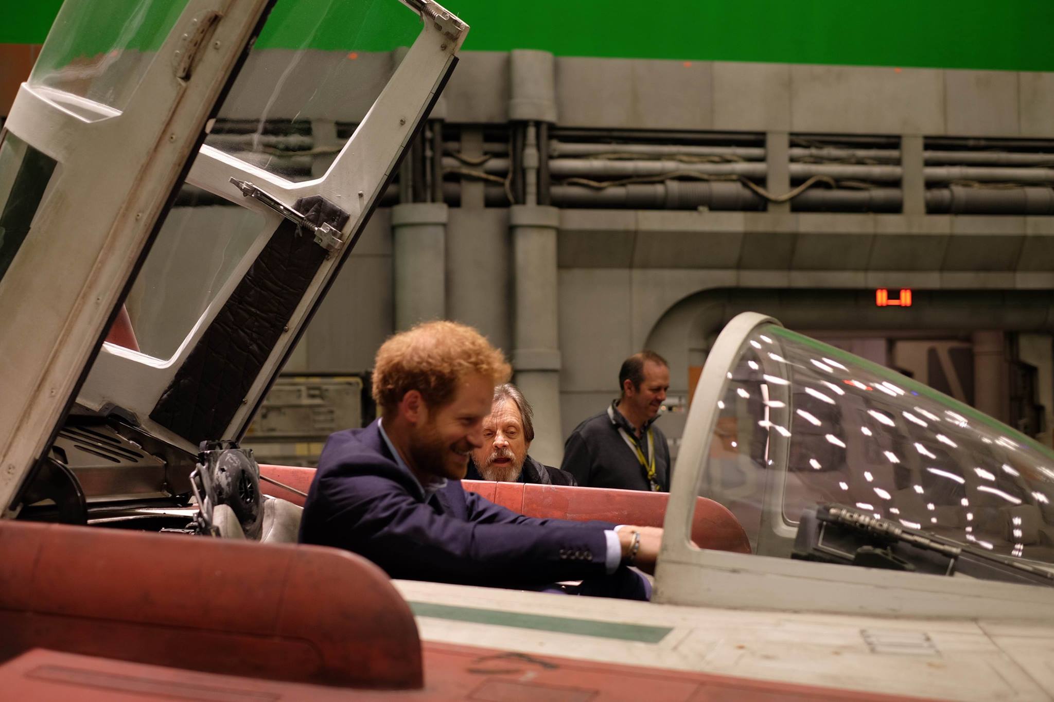 First Look At A Familiar Star Wars Spaceship That’s Returning For Episode VIII