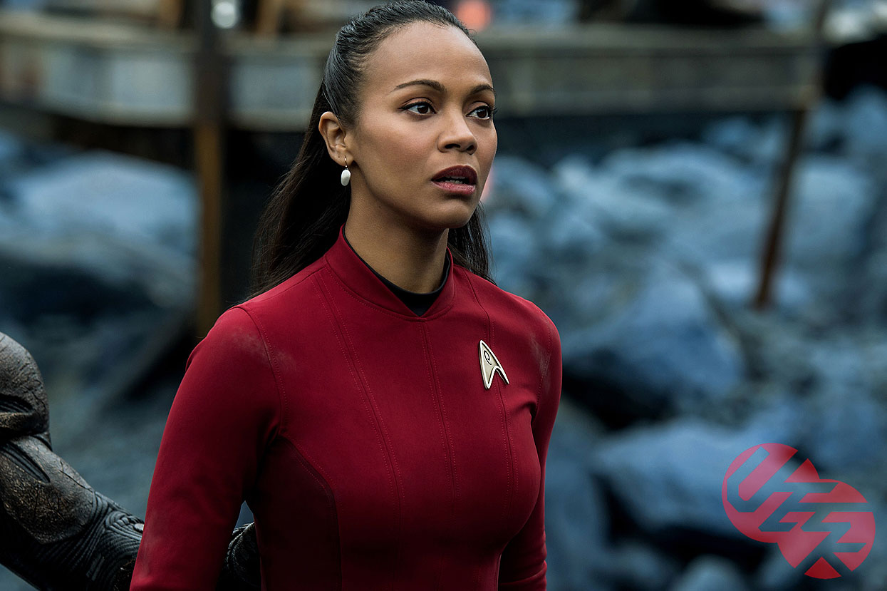 Everyone Is Scared Of Something In These New Star Trek Beyond Photos 