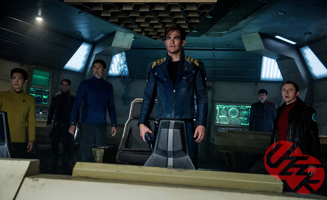 Everyone Is Scared Of Something In These New Star Trek Beyond Photos 