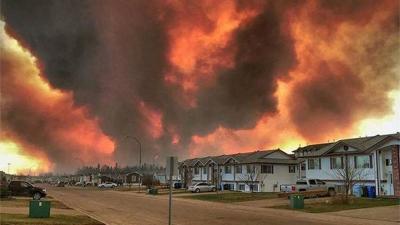Terrifying Bushfires Prompt The Evacuation Of An Entire Canadian City