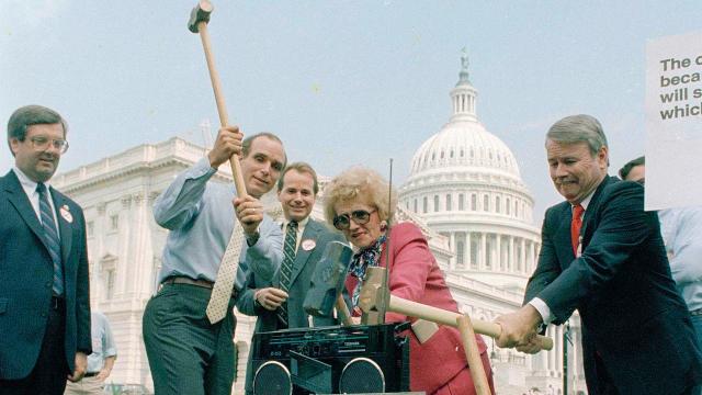 That Time US Republicans Smashed A Boombox With Sledgehammers On Capitol Hill