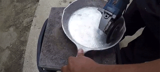 Casting An Aluminium Skillet From Molten Metal Is Totally Worth It