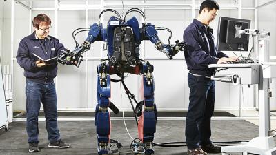 Hyundai’s New Transportation Exoskeleton: Less Iron Man, More Aliens
