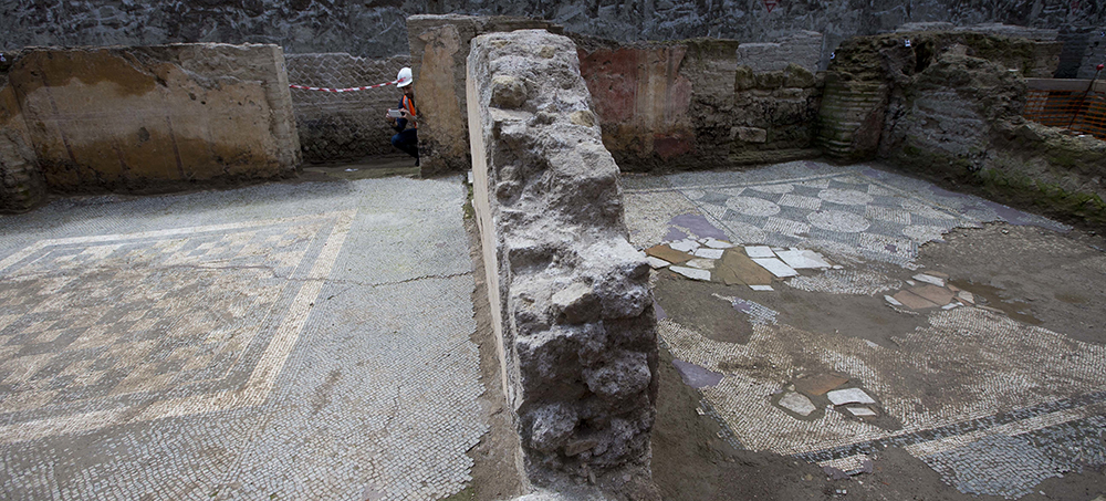 Construction Workers Discover Ancient Roman Ruins