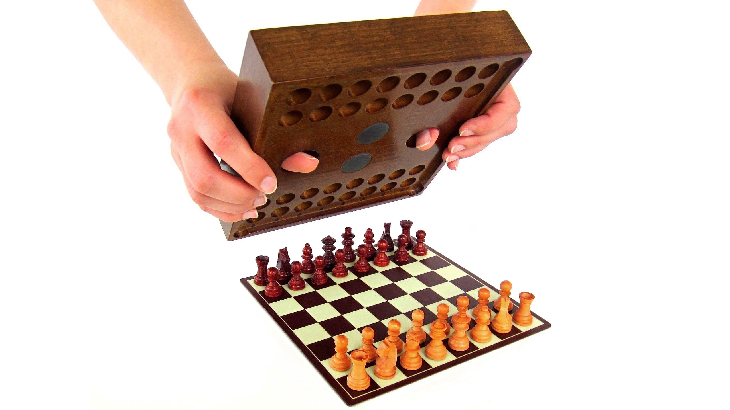 Clever Chess Set Is Already Set Up And Ready To Play When You Open The Box