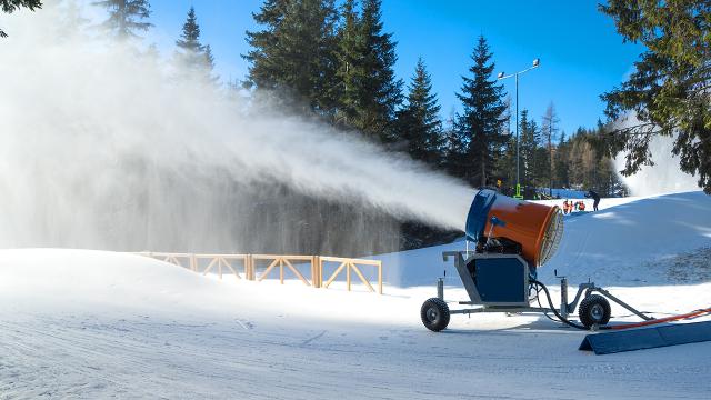 A New Machine Lets Ski Resorts Make Snow Even When It’s 32 Degrees Out