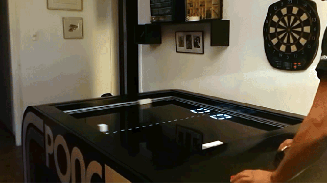 Someone Built A Real-Life Mechanical Version Of Pong Complete With A Square Ball