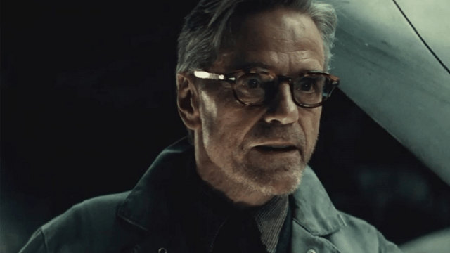 Jeremy Irons Promises That Justice League Won’t Be As Messy As Batman V Superman