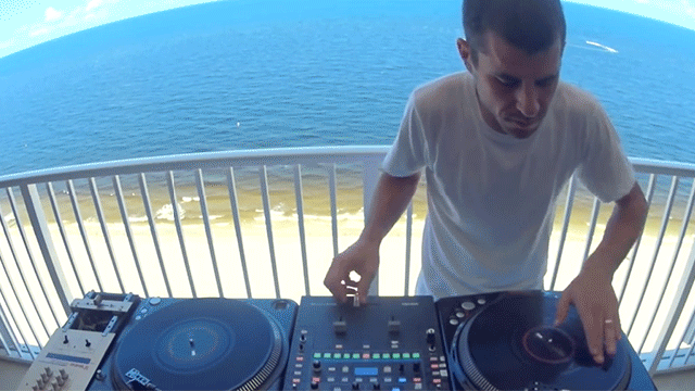 Chill DJ Will Blow Your Mind With Turntable Wizardry