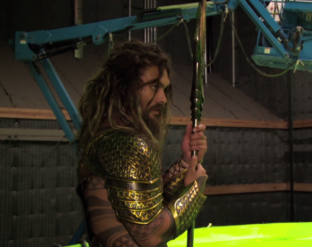 Aquaman And Cyborg Get Their Close-Ups In These Batman V Superman Behind-The-Scenes Photos 