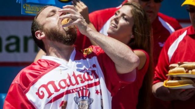 How Champion Eater Joey ‘Jaws’ Chestnut Scarfed Down 70 Hot Dogs In 10 Minutes 