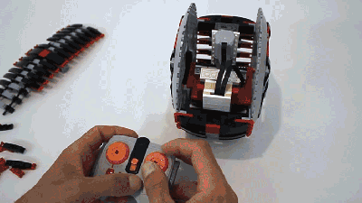 A Brilliant Leaning Mechanism Lets This LEGO Wheel Corner Like A Motorcycle