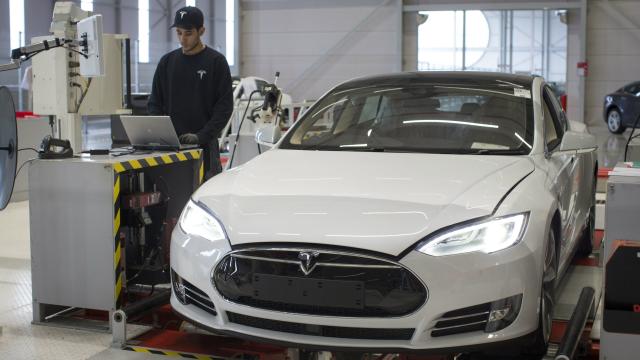 Tesla’s Autopilot Driving Mode Is A Legal Nightmare