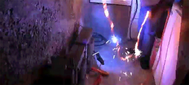 Running a Current Through A Steel Chain Turns It Into An Electric Whip