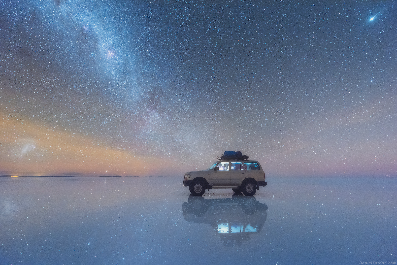 Photos Of These Bolivian Salt Flats Perfectly Reflect The Night Sky