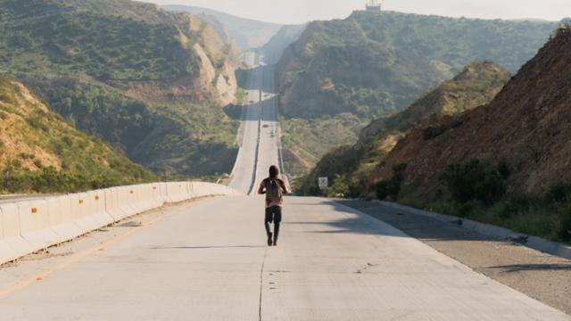Zombie Survivors Search For Purpose In This Fear The Walking Dead Featurette