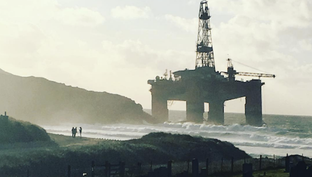 A 17,000-Tonne Oil Rig Ran Aground On A Beach
