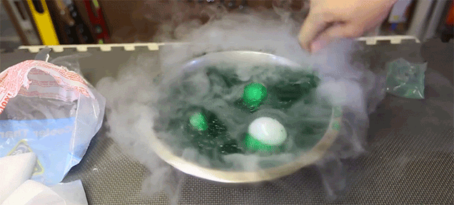 Putting Dry Ice In Slime Spawns Some Really Weird Bubbles