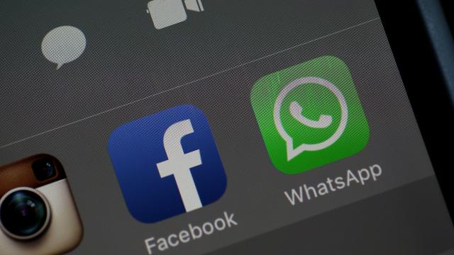 WhatsApp Betrays Privacy Stance, Will Share Data With Facebook
