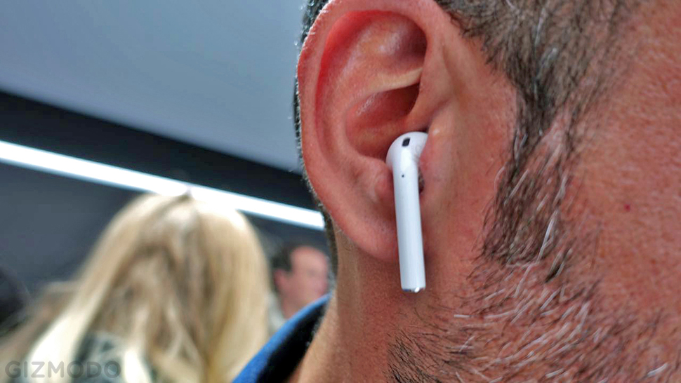 Apple AirPods Hands On: Shockingly, They’re Not Terrible
