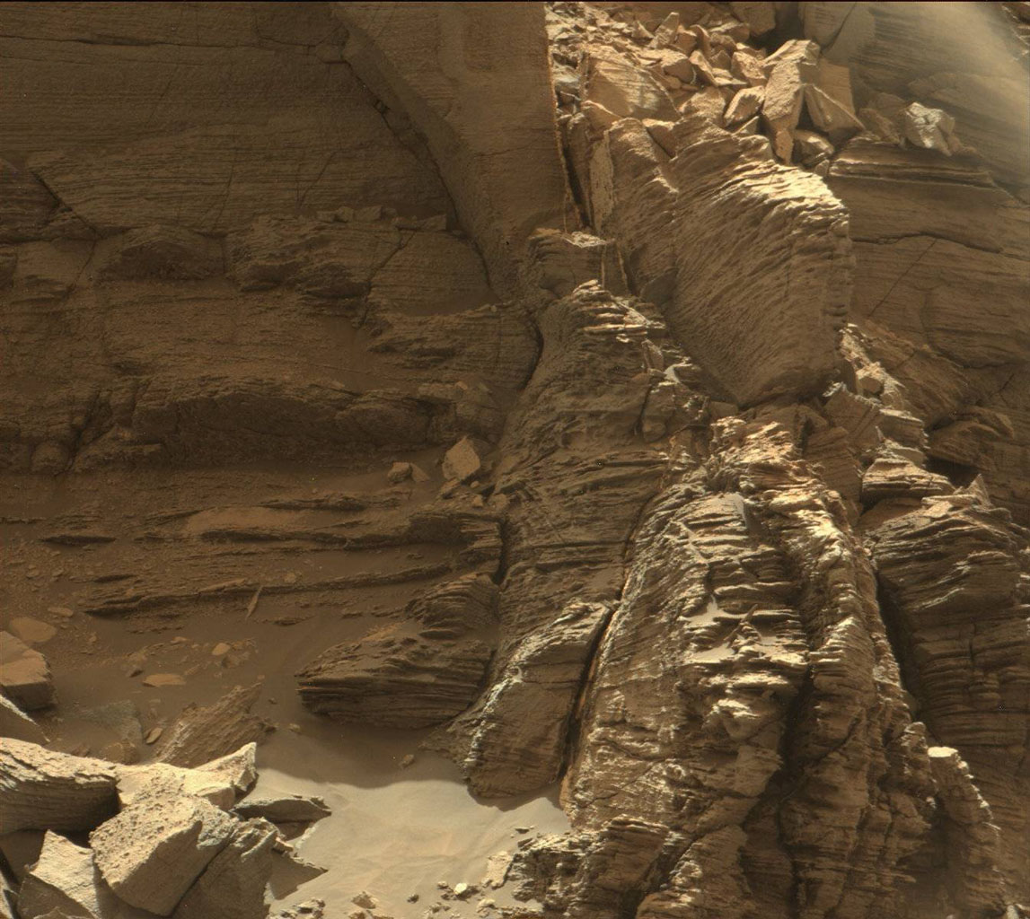 These New Images Of Jagged Rock Formations On Mars Are Just Incredible
