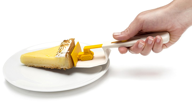 Genius CakeDozer Delivers Desserts In Pristine Condition