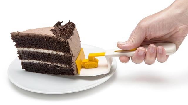 Genius CakeDozer Delivers Desserts In Pristine Condition