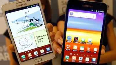 Samsung Galaxy 2 Spews Smoke And Sparks On Flight To Singapore