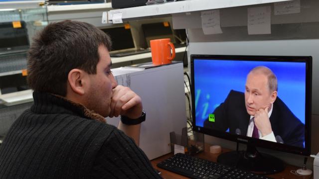 Vladimir Putin Says Goodbye To Microsoft Outlook, Clippy May Be Next