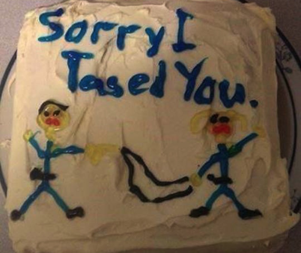 The ‘Sorry I Tased You’ Cake That’s Going Viral Is Totally Fake