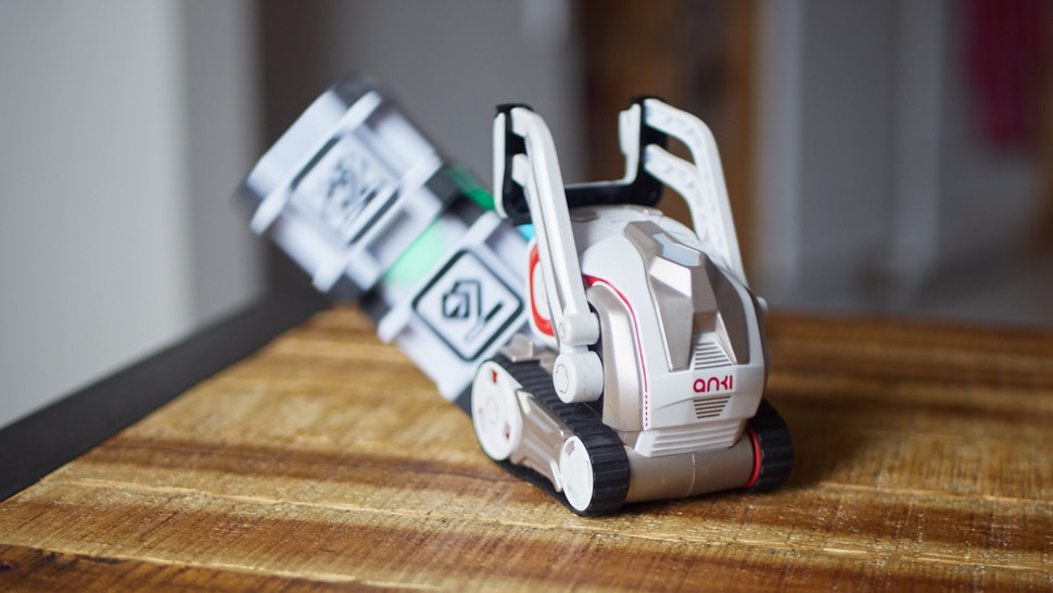 Anki Cozmo Robot Review: It’s Trying To Replace My Dog