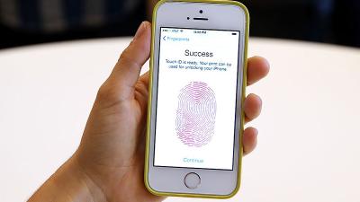 US Justice Department Claims It Can Enter A House And Demand Fingerprints To Unlock Everyone’s Phones