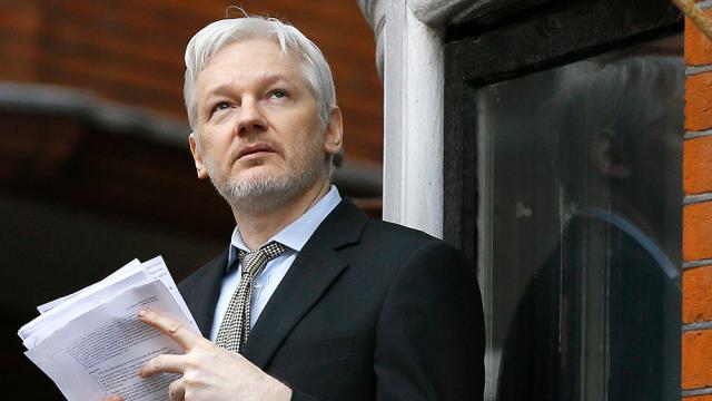These Cryptic Wikileaks Tweets Don’t Mean Julian Assange Is Dead [Updated]