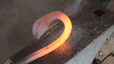 Forging A Beautiful Sword From A Crowbar Is Smart As Hell